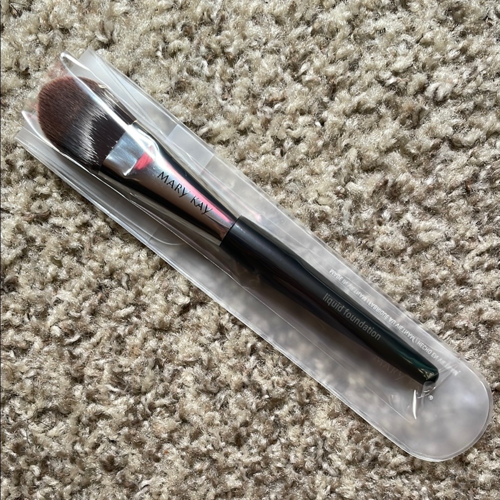 Mary Kay Liquid Foundation Brush